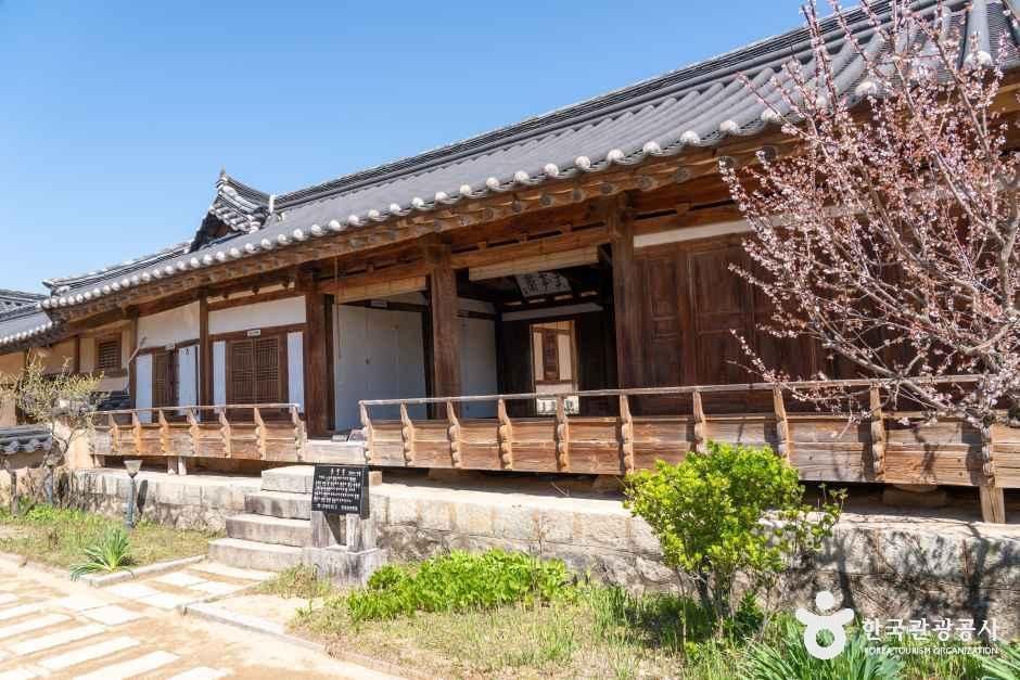 安東河回村(安東・河回村・屏山書院)