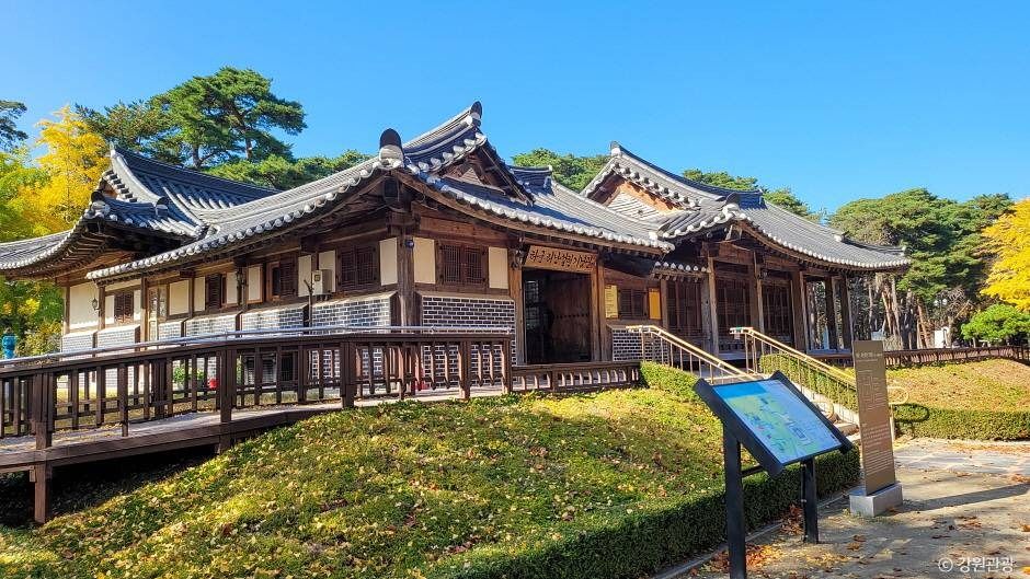 許筠・許蘭雪軒記念公園(江陵・鏡浦・草堂)