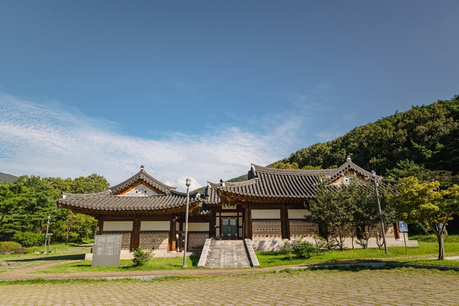 独楽堂・渓亭(慶州・北部郊外(良洞村・玉山書院))